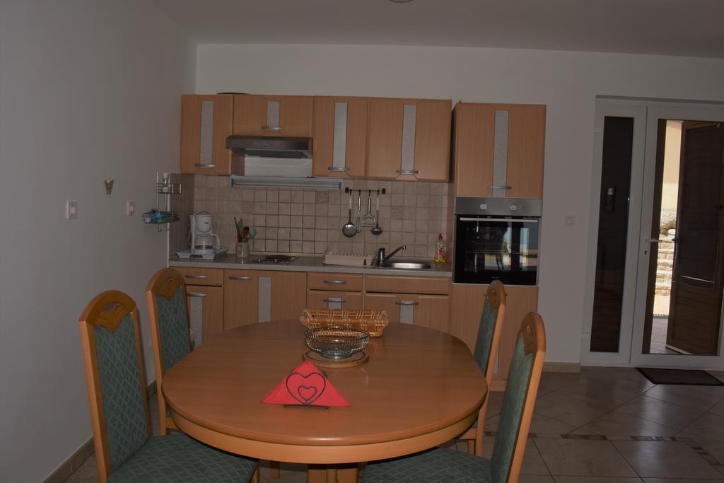 Apartments Blue Dream Malinska Exterior foto
